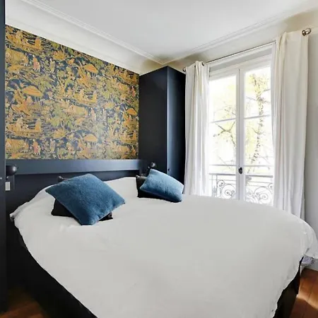 Modern And Luxurious Victor Hugo Flat *