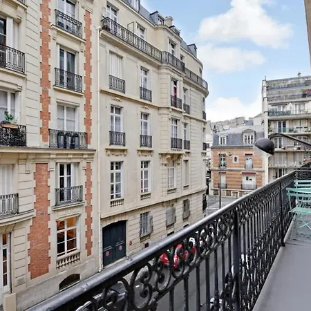 Modern And Luxurious Victor Hugo Flat *